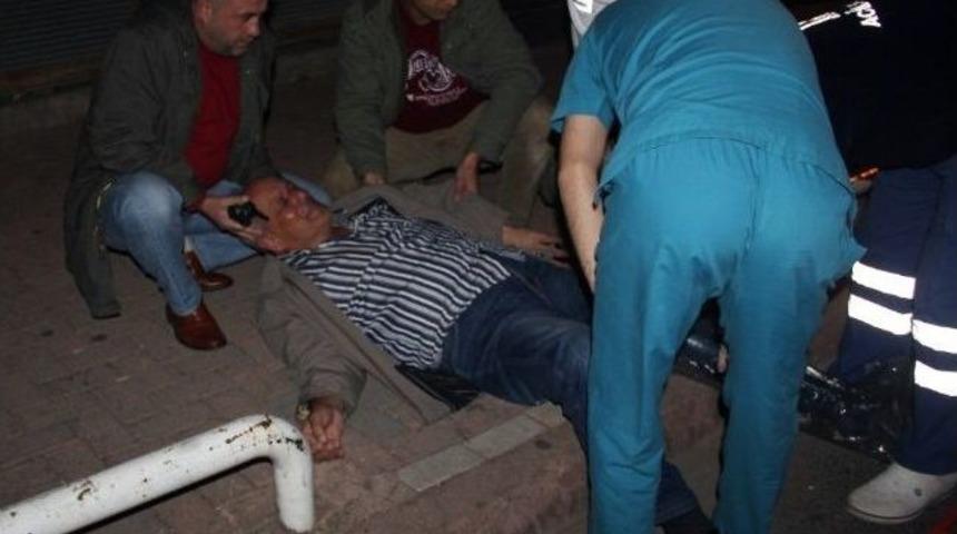 Arabayla Babasının Ayağını Ezdi