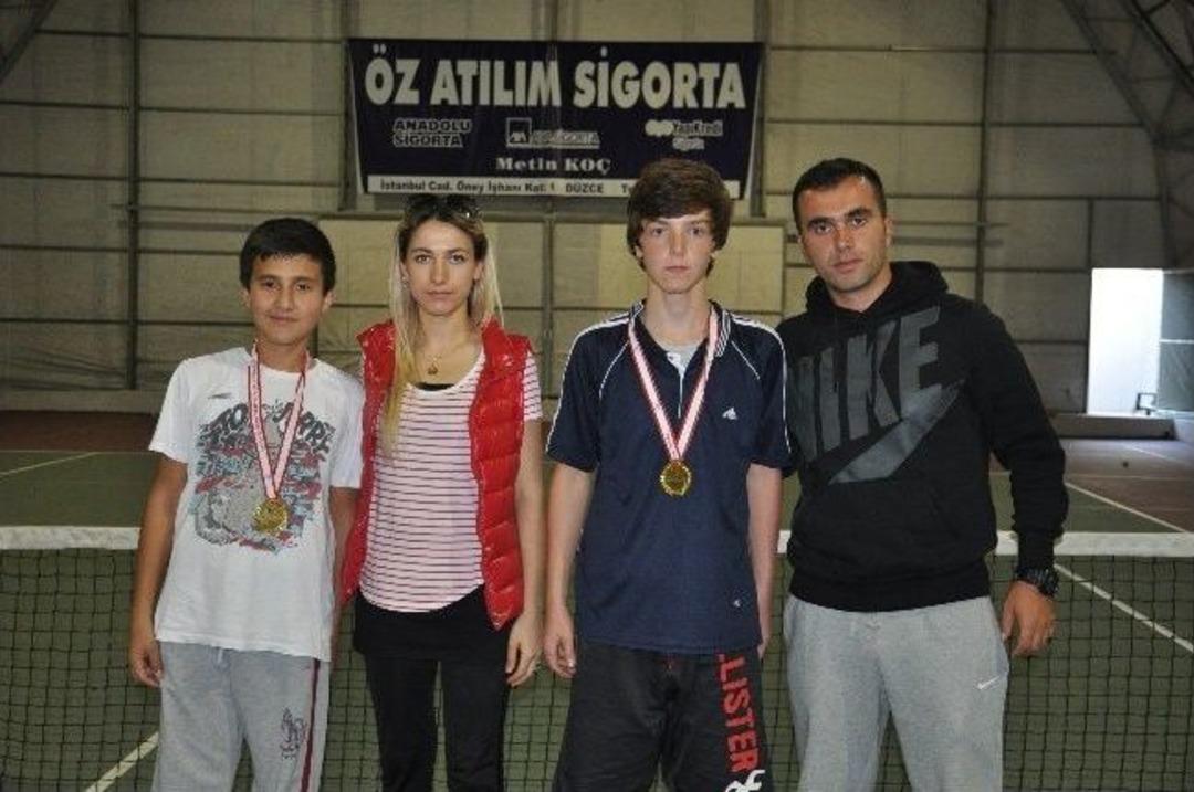 D&uuml;zce Gen&ccedil;lik Spor Tenis Kupası Nefes Kesti