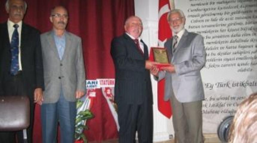 Eskişehirli Şaire &Ouml;d&uuml;l