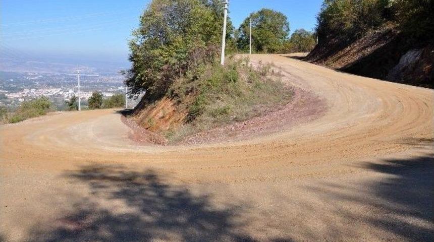 Kocaeli B&uuml;y&uuml;kşehir Belediyesi Yol &Ccedil;alışmalarına Devam Ediyor
