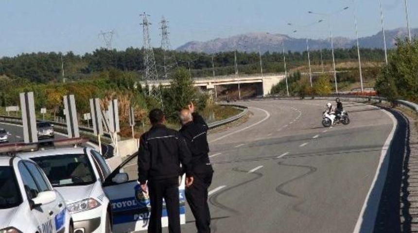 Bursa'da İzin Yarış Yapan S&uuml;r&uuml;c&uuml;lere Ceza