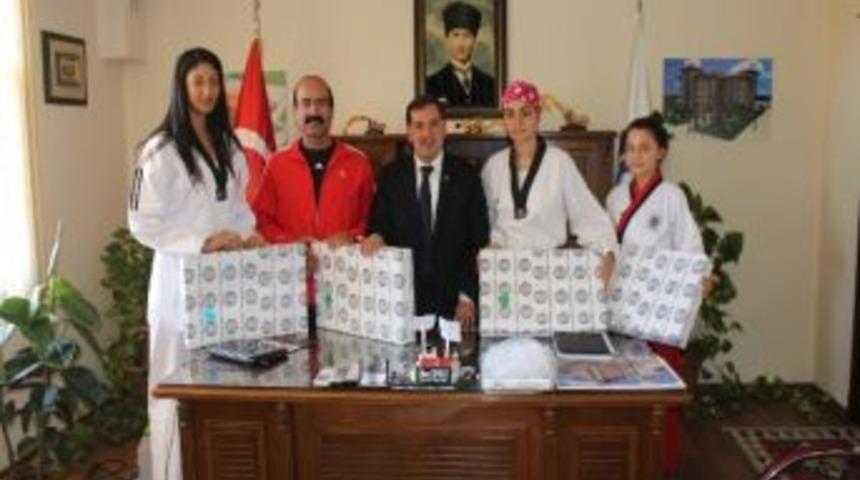 Şampiyonu Tekvandoculardan Zenbilci&rsquo;ye Ziyaret