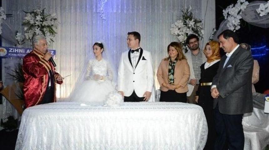 Aldırmaz K&ouml;se &Ccedil;iftinin Nikahını Kıydı