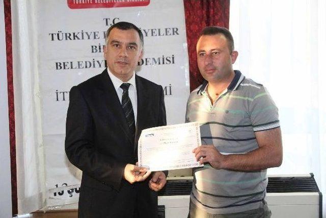 Kocaeli Büyükşehir Belediyesi 34. Dönem İtfaiye Erlerinin Sertifikalarını Verdi 2
