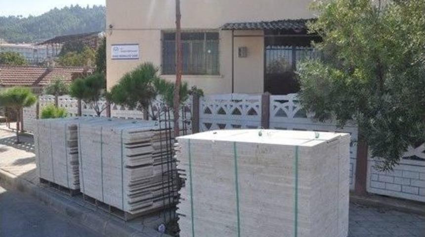 Salihli'de Camilerde Bakım Ve Onarım Devam Ediyor