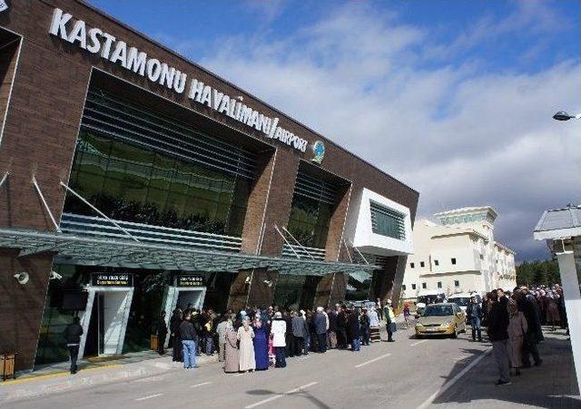 Bayramda U&ccedil;aklar Tam Dolu U&ccedil;tu 2