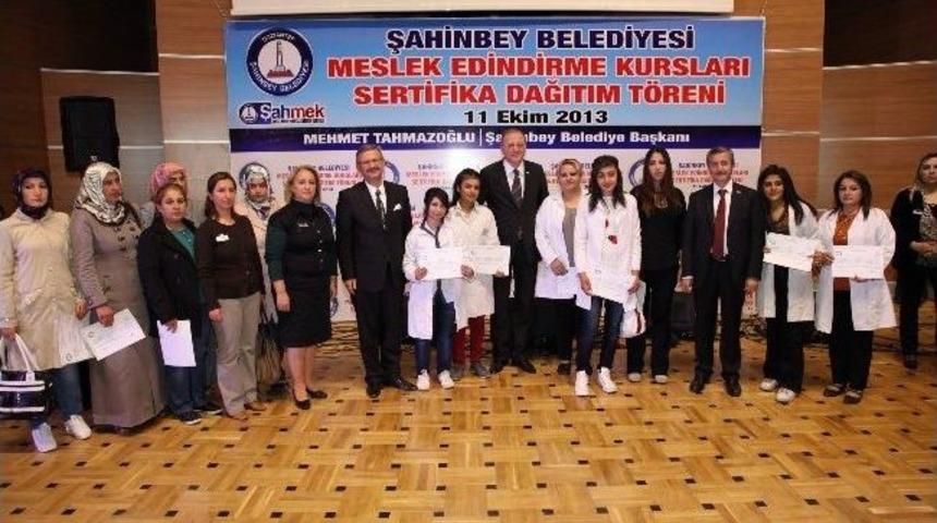 Şahinbey Belediyesi 2 Bin 425 Kursiyere Sertifika Verdi