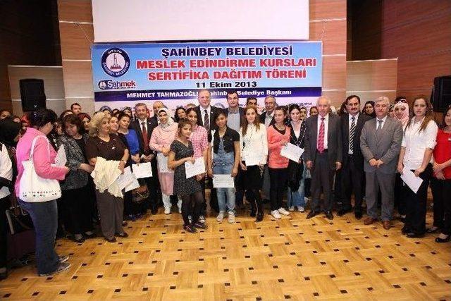 Şahinbey Belediyesi 2 Bin 425 Kursiyere Sertifika Verdi