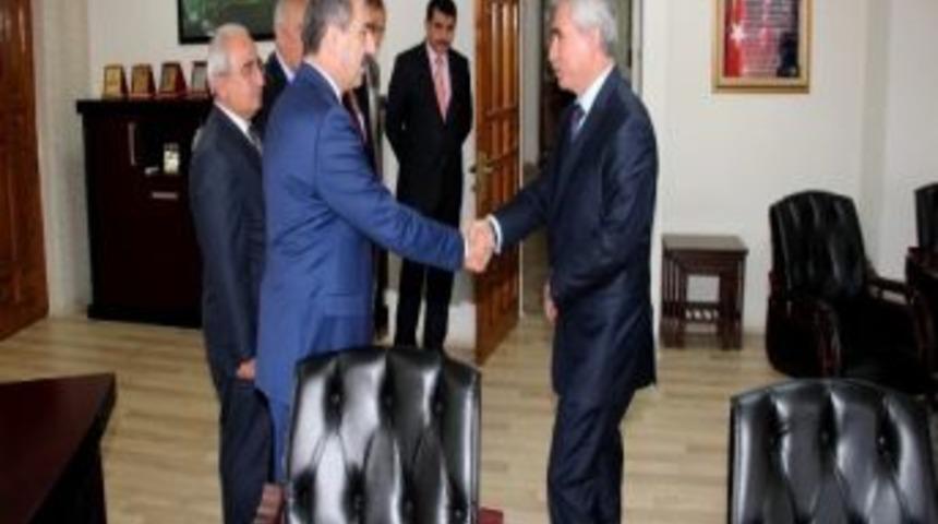 Başkan Dinç, Belediye Personeli İle Bayramlaştı