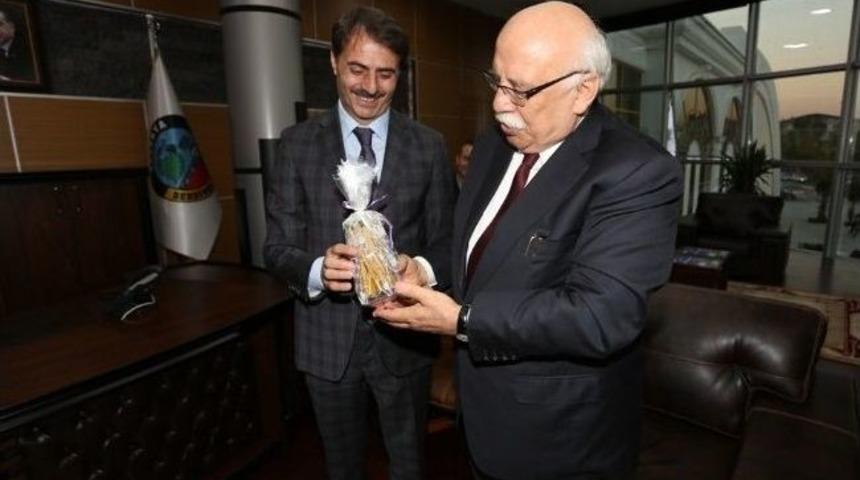 Milli Eğitim Bakanı Nabi Avcı Serdivan Belediyesi&rsquo;ni Ziyaret Etti