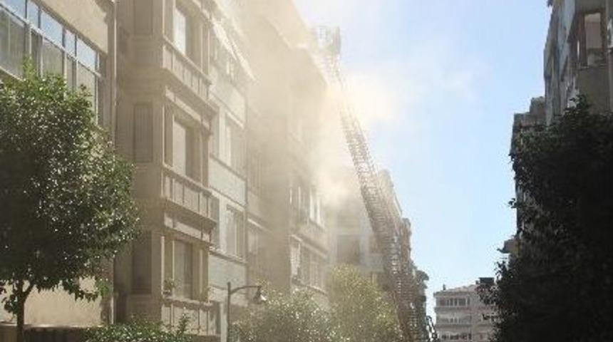 Şişli&rsquo;de &ccedil;amaşır makinesı patladı