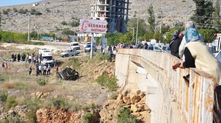 Otomobil K&ouml;pr&uuml;den U&ccedil;tu: 1 Yaralı