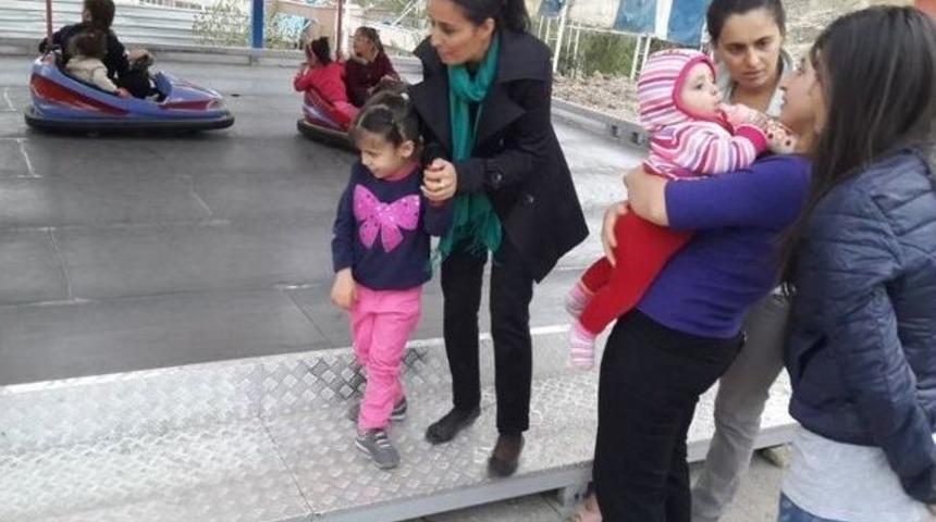 Ak Parti Kadın Kolları Başkanı Atan &Ccedil;ocuklarla Bir Araya Geldi