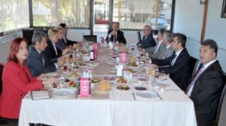 Burma: "okullarımızla B&uuml;t&uuml;nleştik"