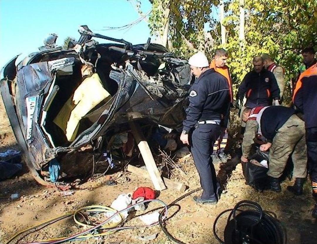 Malatya&rsquo;da trafik kazası: 3 &ouml;l&uuml;, 2 yaralı