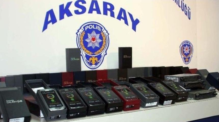 Yolcu Otob&uuml;s&uuml;nde 200 Adet Ka&ccedil;ak Akıllı Telefon Ele Ge&ccedil;irildi