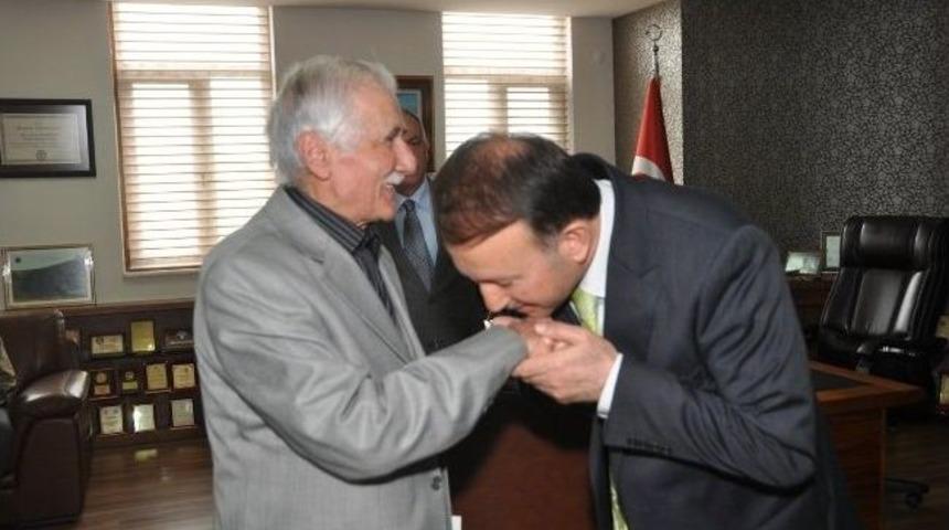 Kocaeli Vali Yardımcısı &Uuml;nl&uuml;soy'un Baba Acısı