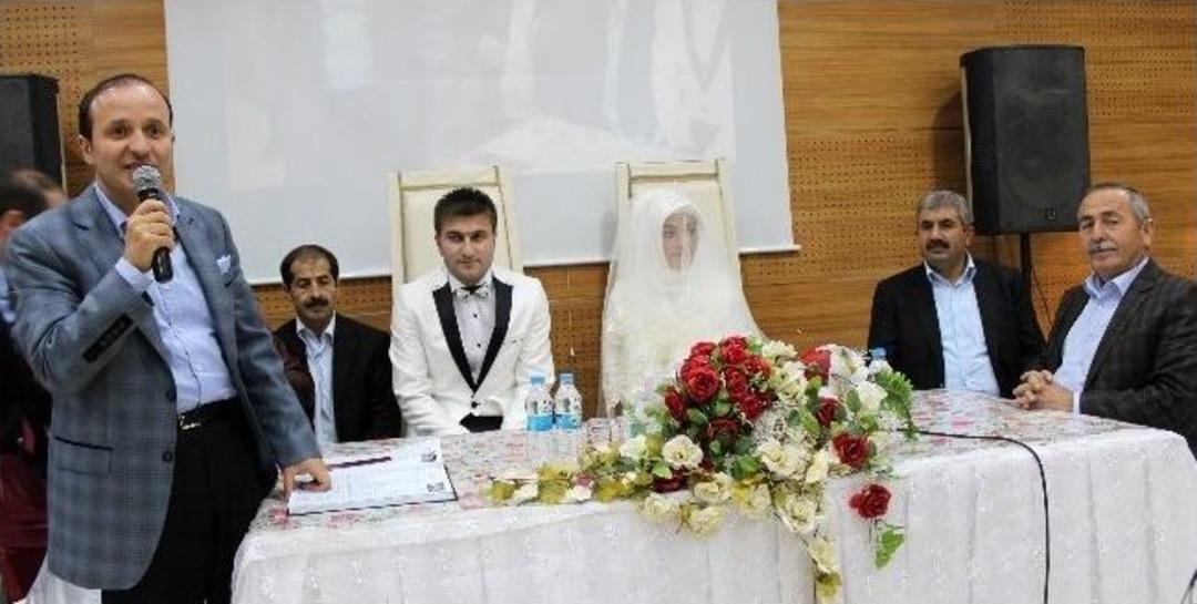 Başkan K&uuml;&ccedil;&uuml;kler, &Ccedil;etinkaya &Ccedil;iftinin Nik&acirc;hını Kıydı