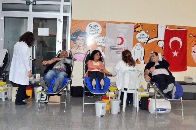 &Ccedil;ağrı Merkezi Elemanları Kan Bağışladı 1