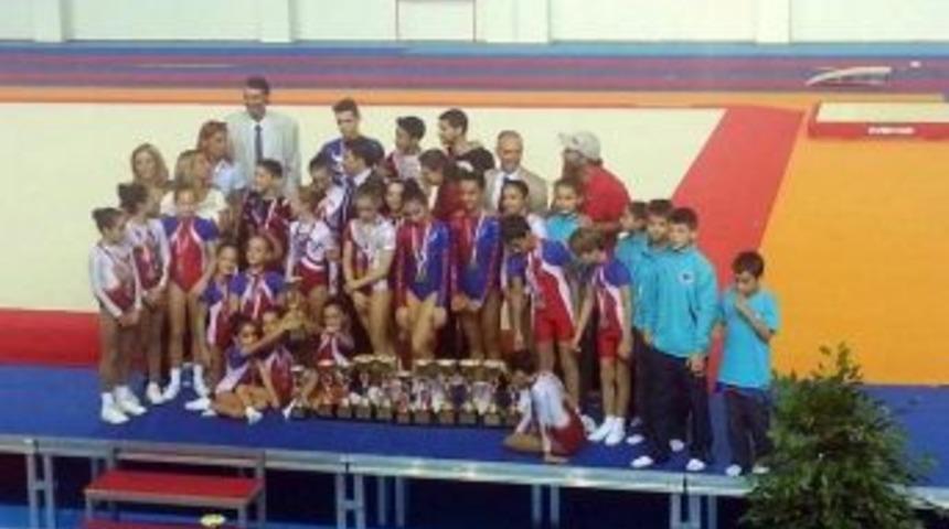 Cb&uuml; Cimnastik Takımından 8 Birincilik