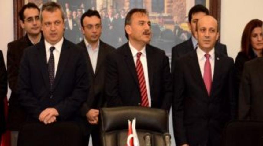 Aib&uuml;&rsquo;de İdari Ve Akademik Personel Bayramlaştı