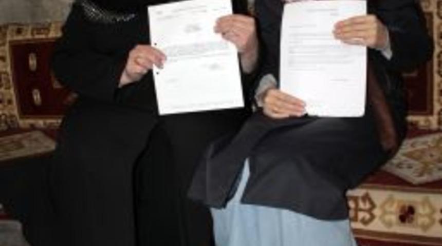 Baş&ouml;rt&uuml;s&uuml; Mağdurları, 28 Şubat S&uuml;reci Sorumlularından &Ouml;z&uuml;r Bekliyor