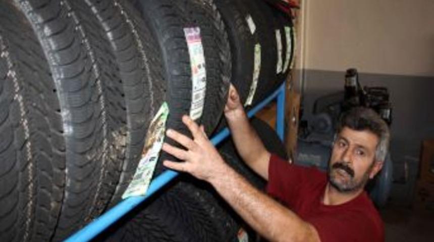 Aralık Ayını Beklemeyen Ticari Ara&ccedil; Sahipleri Lastik&ccedil;ilere Akın Etti