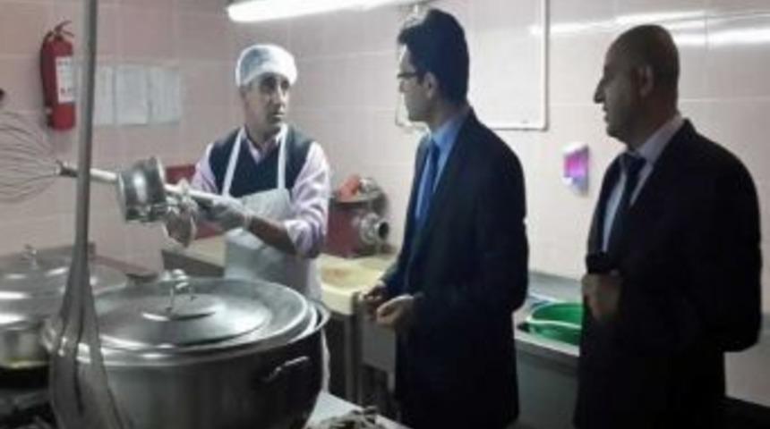 Kaymakam S&ouml;nmezay, Anadolu Lisesinde İncelemelerde Bulundu