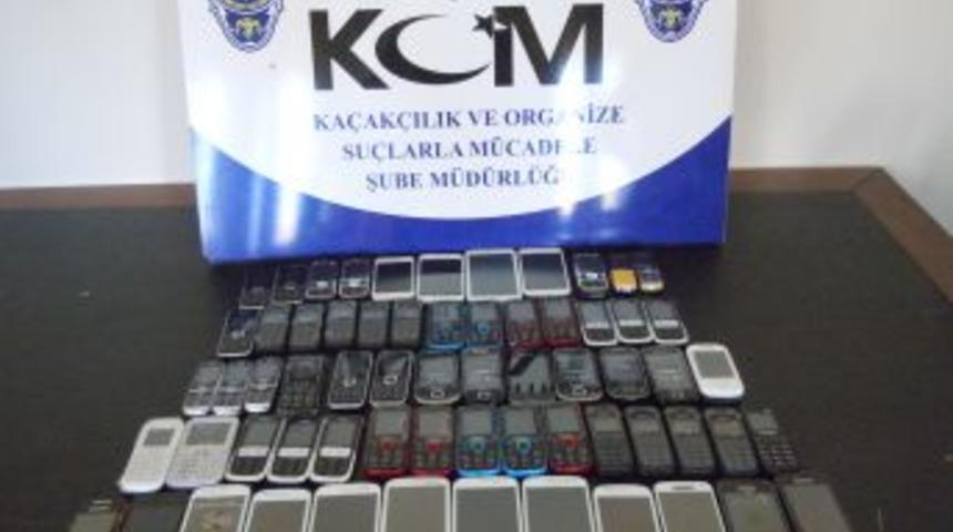 Eskişehir'de 64 Adet Ka&ccedil;ak Cep Telefonu Ele Ge&ccedil;irildi