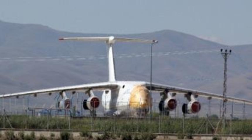 Erzurum Havalimanında M&uuml;zelik U&ccedil;ak