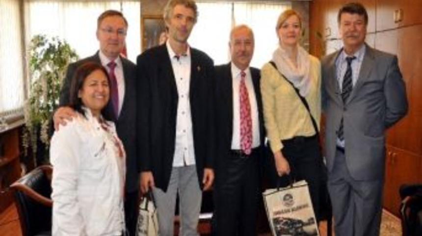 Alman &Ouml;ğrencilerden Başkan Akdemir&rsquo;e Ziyaret