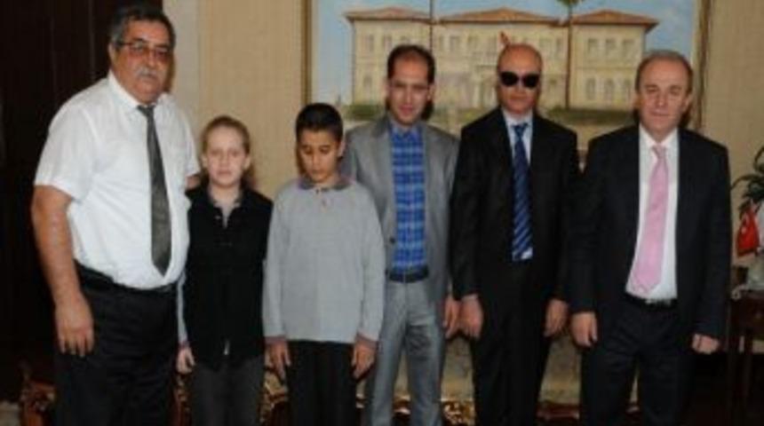 Vali &Ouml;zt&uuml;rk&rsquo;e Ziyaretler