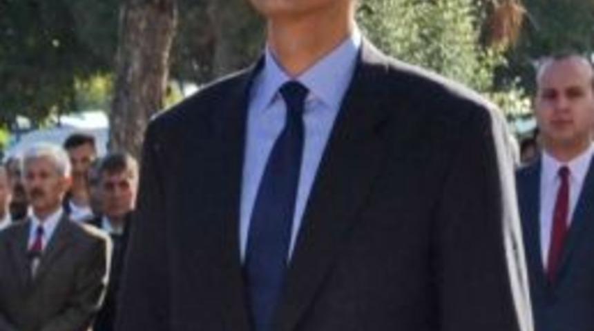 Simav Kaymakamı, 21 G&uuml;n Arayla Anne Ve Babasını Kaybetti