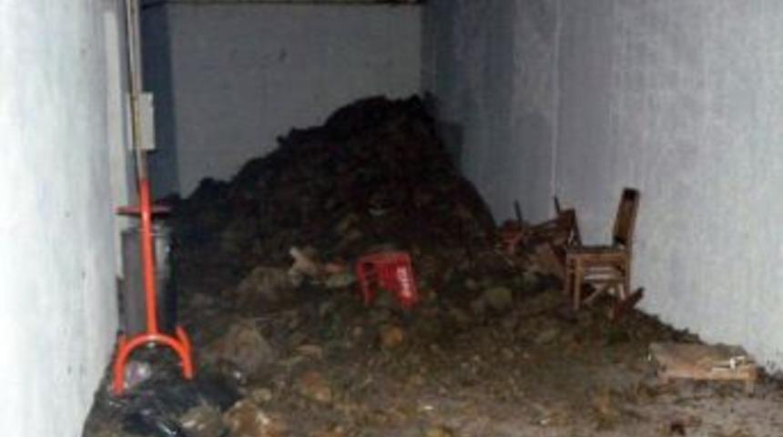 Bilecik'te Toprak Kayması: 4 Yaralı