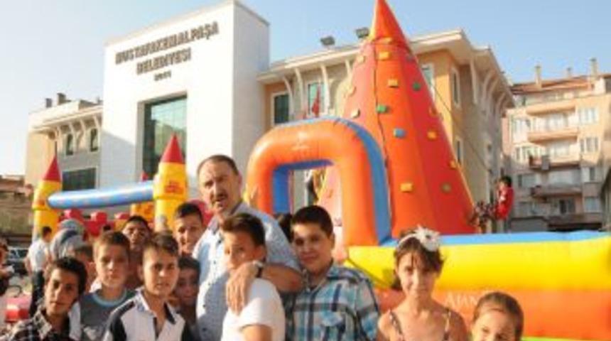 Mustafakemalpaşa&rsquo;da &Ccedil;ocuklara Şenlik Var