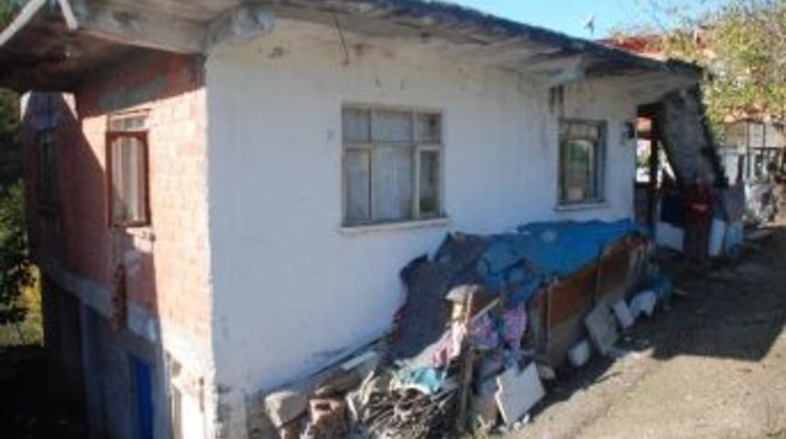 Kızı Hastalıktan &Ouml;ld&uuml; Oğlu Arayıp Sormuyor