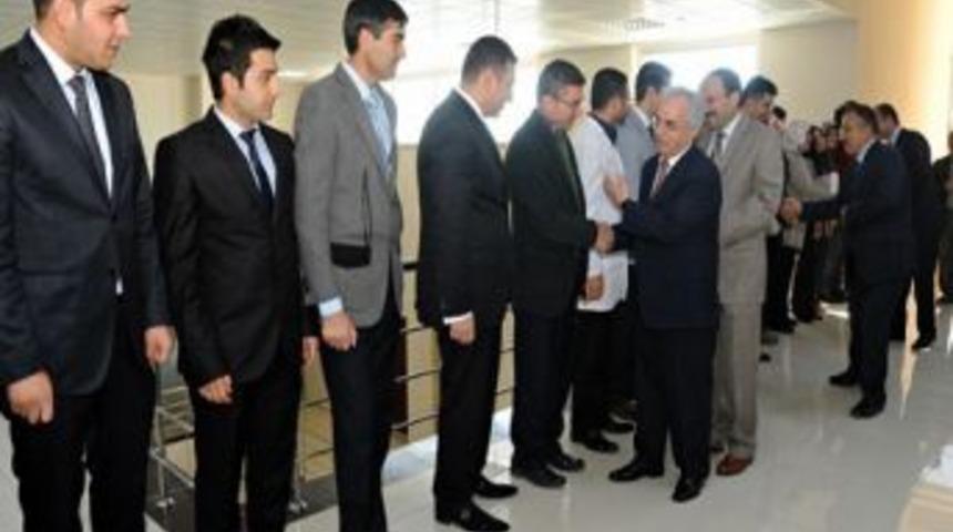 Et&uuml;&rsquo;de Bayramlaşma Programı