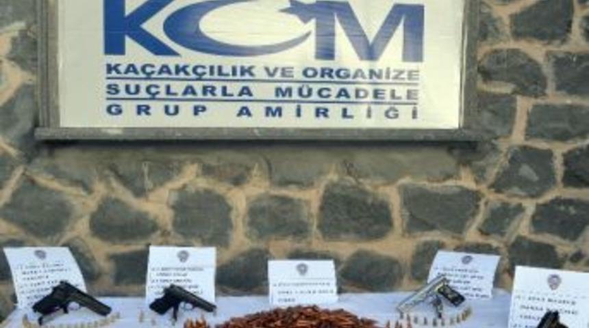 Viranşehir'de Ka&ccedil;ak Silah Ve Mermi Ele Ge&ccedil;irildi