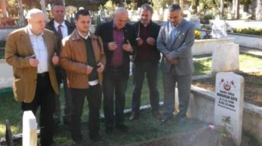 Gazeteci Muharrem Kaya &Ouml;l&uuml;m&uuml;n&uuml;n 6. Yıld&ouml;n&uuml;m&uuml;nde Mezarı Başında Anıldı