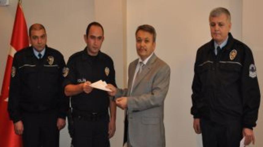 Başarılı Polisler &Ouml;d&uuml;llendirecek