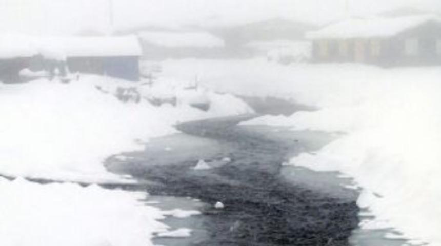 Kavron&rsquo;da Kar Kalınlığı 70 Santimetreye Ulaştı