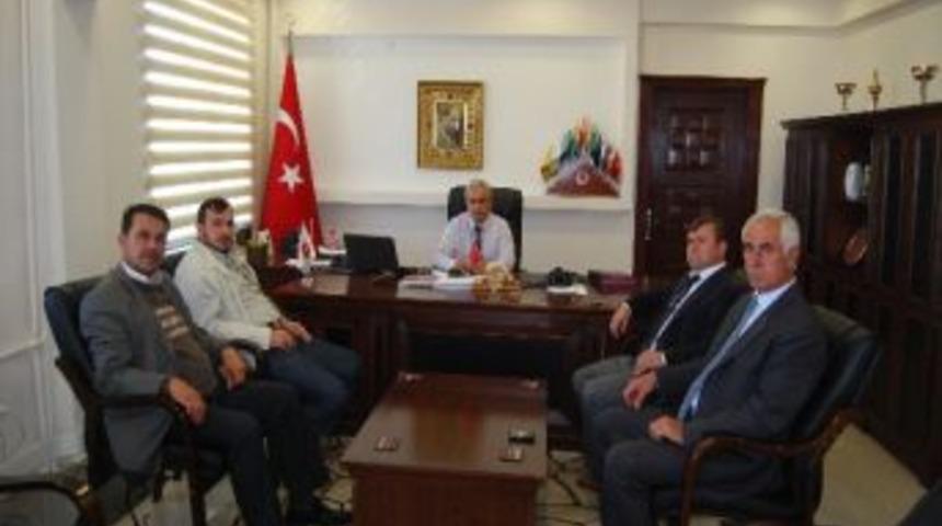 Ak Parti İl&ccedil;e Teşkilatı Kaymakam Halal&rsquo;ı Ziyaret Etti