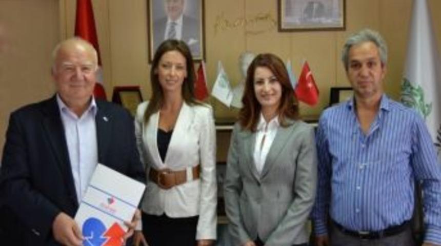 İzmir Bakkallar Odası'ndan Anlamlı Protokol!