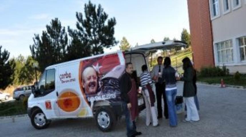 Belediyeden &Ouml;ğrencilere Sıcak &Ccedil;orba İkramı