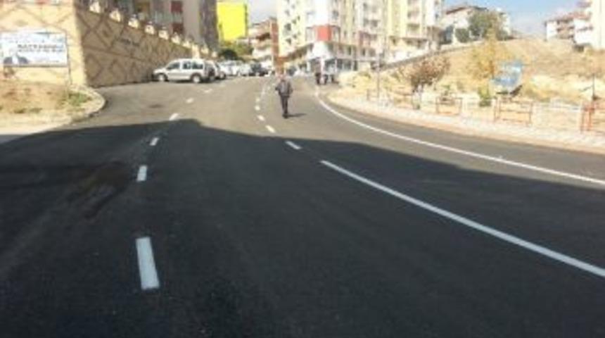 Bilecik'te Asfalt Yollarda &Ccedil;izgi &Ccedil;alışması