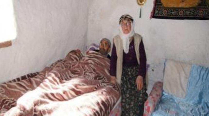 85 Yaşındaki Yaşlı &Ccedil;iftin Yaşam M&uuml;cadelesi