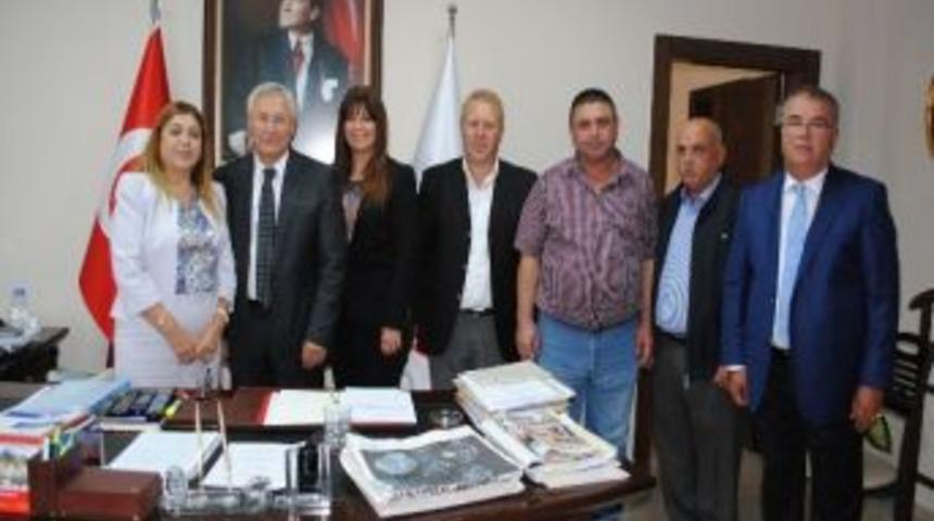 Chp'li Semra Aksakal Kayacan'a İzmirli Şof&ouml;rlerden Destek