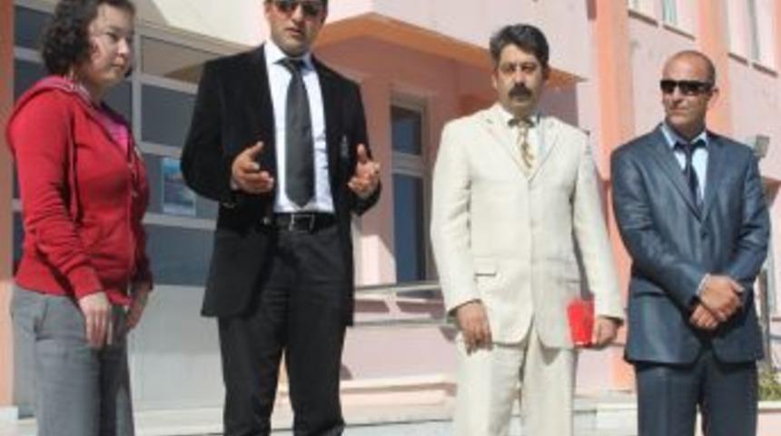 Bedensel Engelli &Ouml;ğrenciye Tablet Bilgisayar Verildi