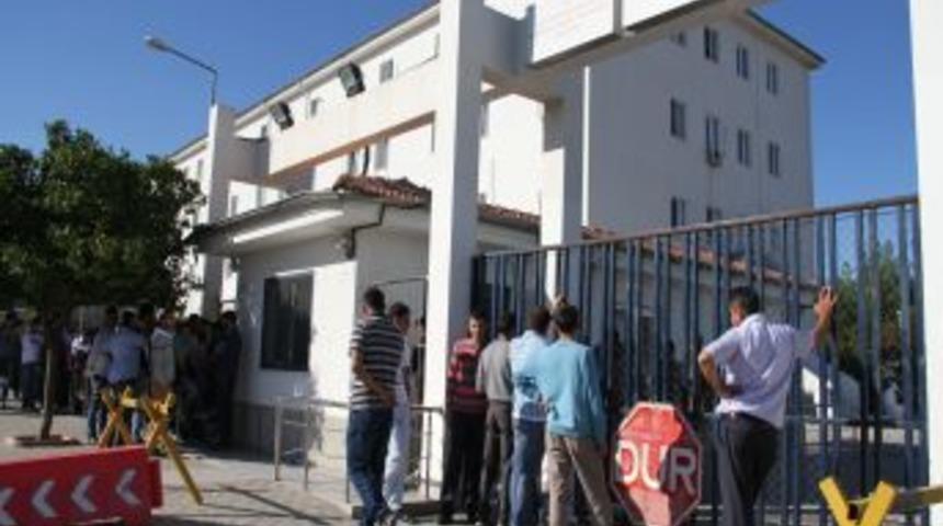 Askerlik Kısaldı, Gen&ccedil;ler Askerlik Şubesine Akın Etti