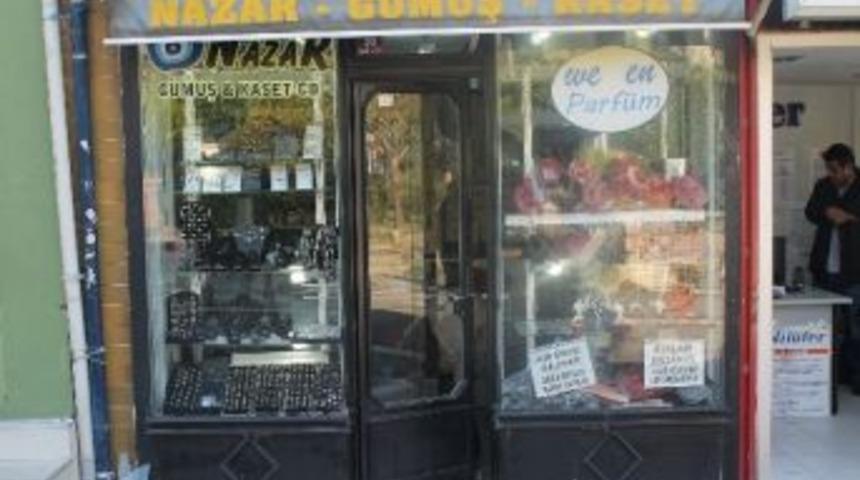 15 G&uuml;nde 3 Kere D&uuml;kkanı Soyuldu